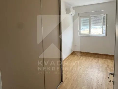 Izdavanje, dvosoban stan, 65m², Stari Aerodrom, Podgorica - image 4