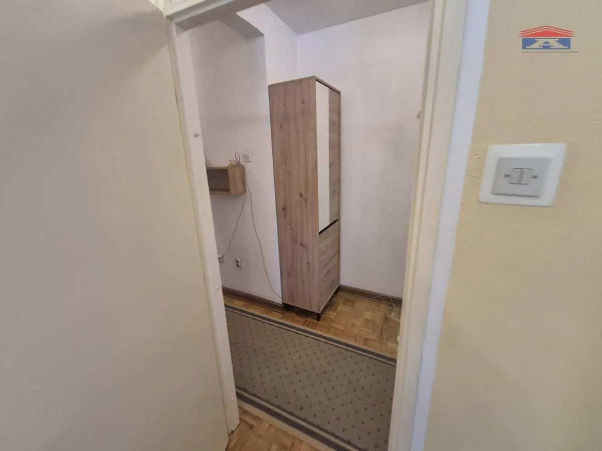 Izdavanje, jednosoban stan, 47m², Bulevar Oslobodjenja, Novi Sad Sve Podlokacije
