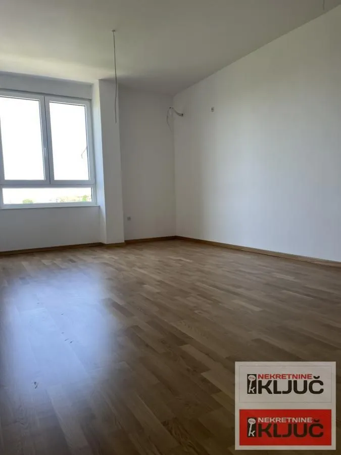 Prodaja, trosoban stan, 62m², Bulevar patrijarha Pavla, Novi Sad Sve Podlokacije