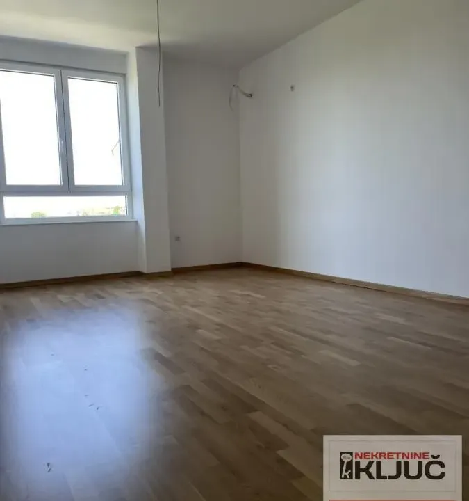 Prodaja, trosoban stan, 62m², Bulevar patrijarha Pavla, Novi Sad Sve Podlokacije