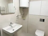 Izdavanje, jednosoban stan, 50m², City Kvart, Podgorica - image 9