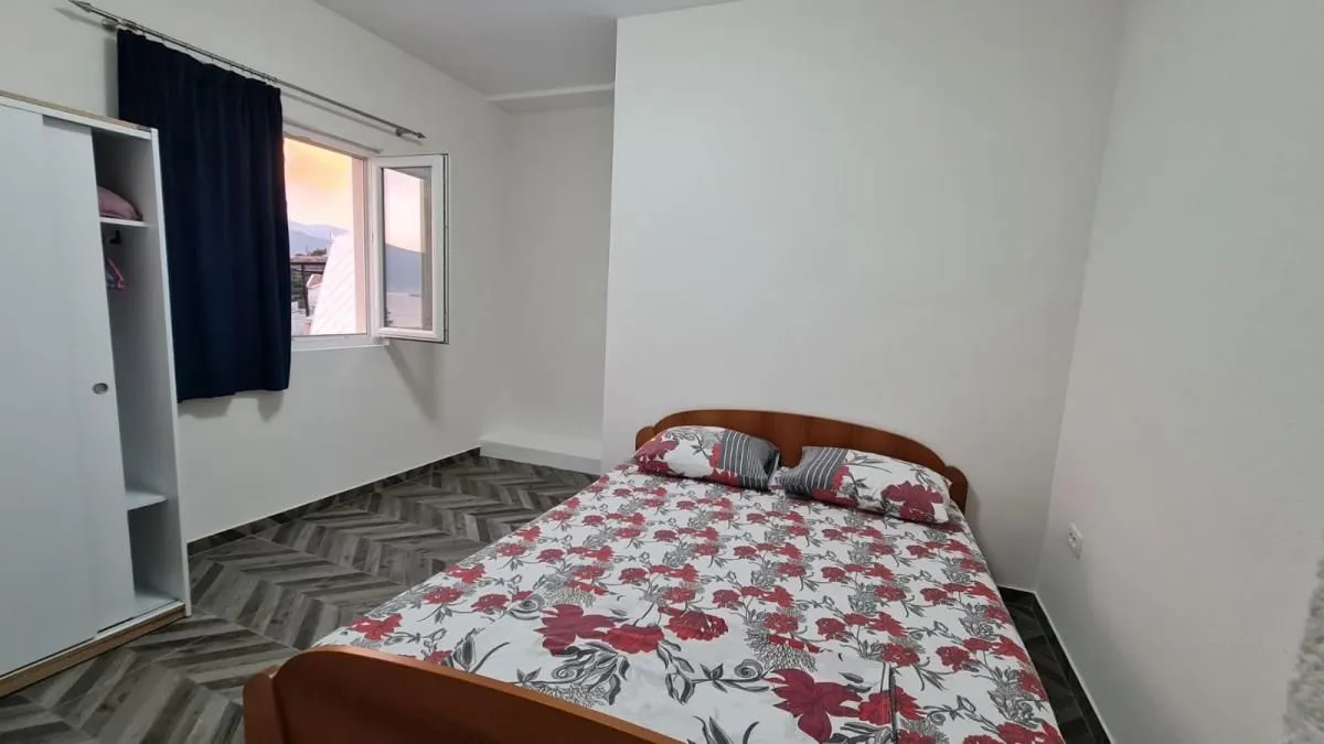 Rent, one bedroom apartment, 1m², Centar, Tivat
