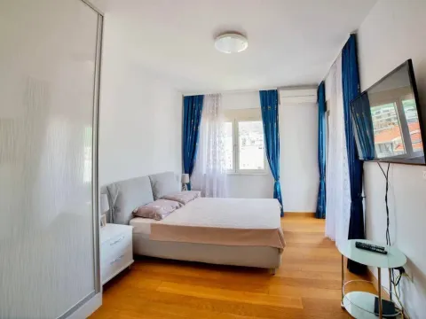 Rent, two bedroom apartment, 148m², Centar, Budva - image 3