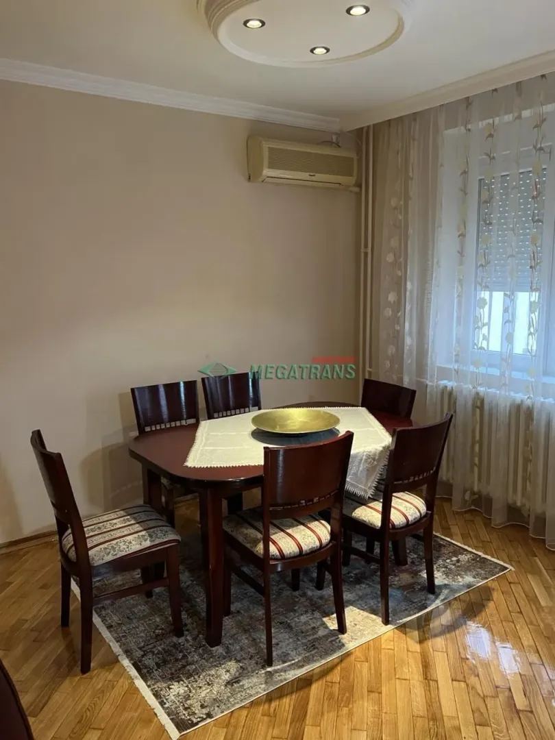 Izdavanje, trosoban stan, 78m², Bulevar Oslobodjenja, Novi Sad Sve Podlokacije