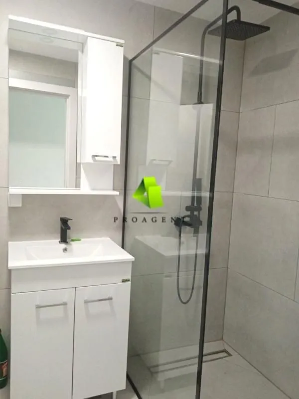 Rent, office space, 85m², Medijana, Niš