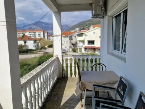 Izdavanje, kuća, 190m², Tivat, Crna Gora - image 2