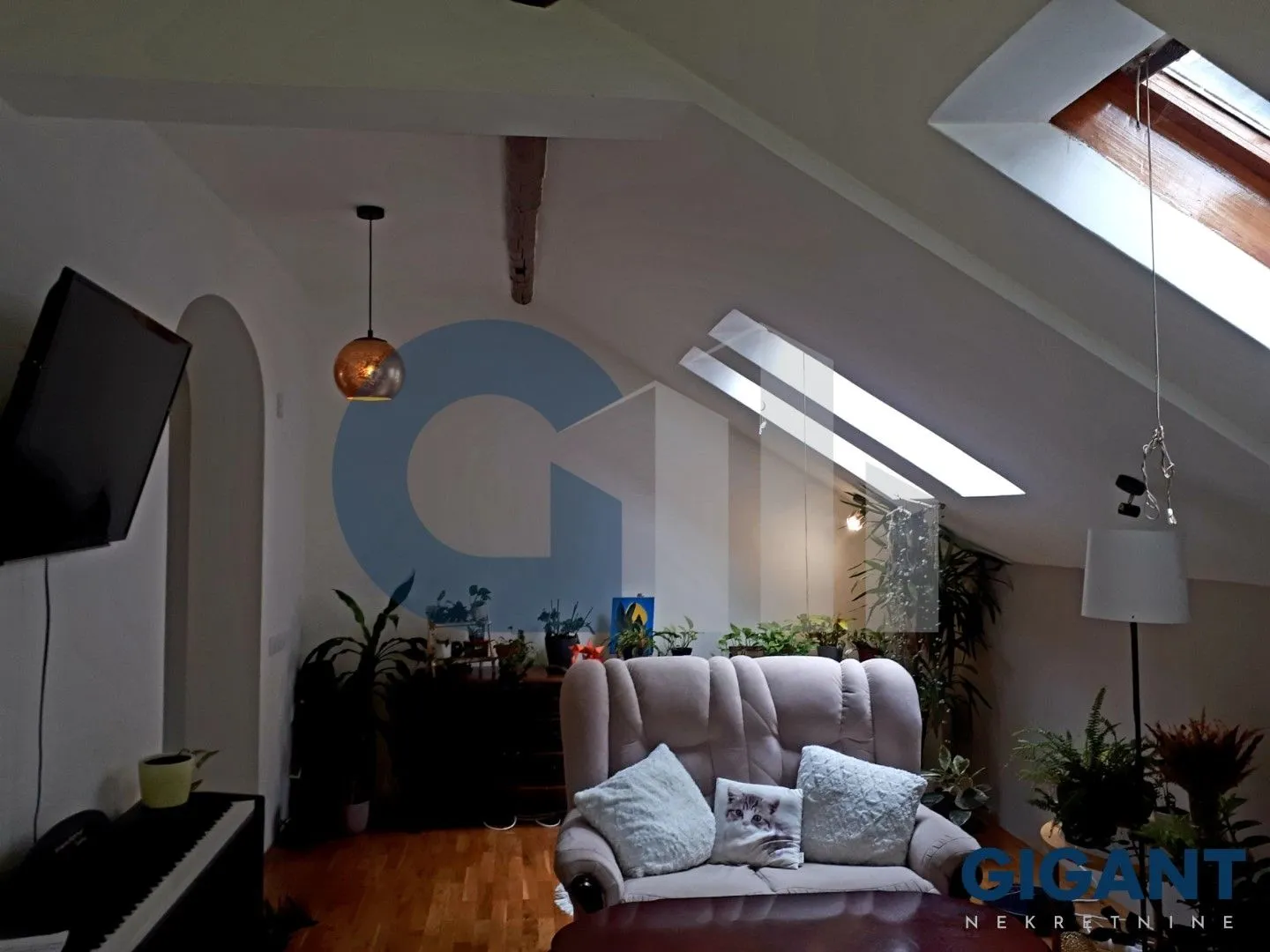 Izdavanje, četvorosoban stan, 115m², Stari Grad, Beograd