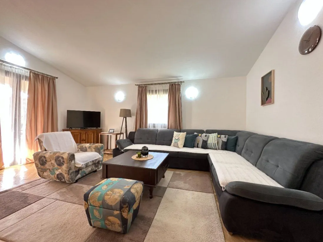Izdavanje, kuća, 150m², City Kvart, Podgorica