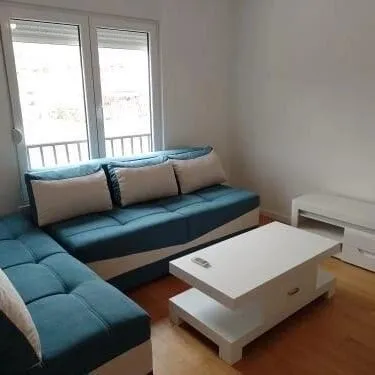 Izdavanje, jednosoban stan, 33m², Centar, Podgorica