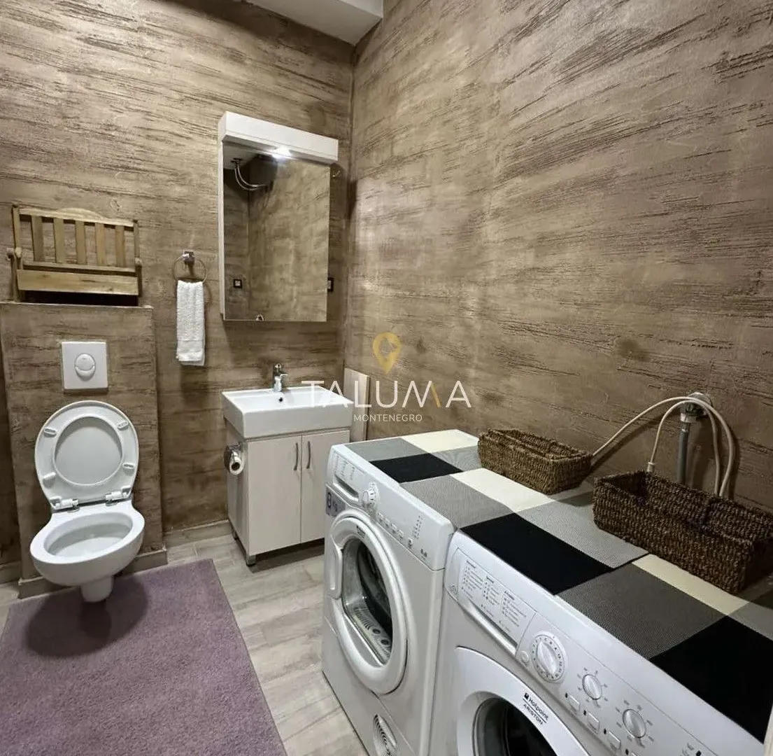 Izdavanje, dvosoban stan, 68m², Blok 9, Podgorica