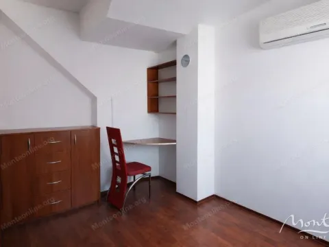 Prodaja, trosoban stan, 67m², Centar, Podgorica - image 2