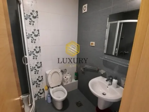 Izdavanje, četvorosoban stan, 43m², Stari Aerodrom, Podgorica - image 2