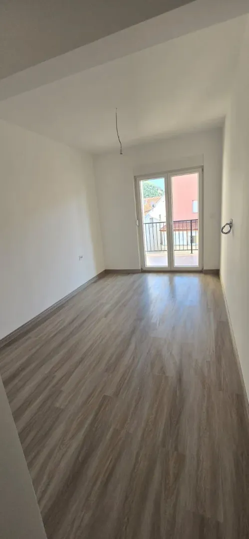 Prodaja, jednosoban stan, 56m², Lazi, Budva