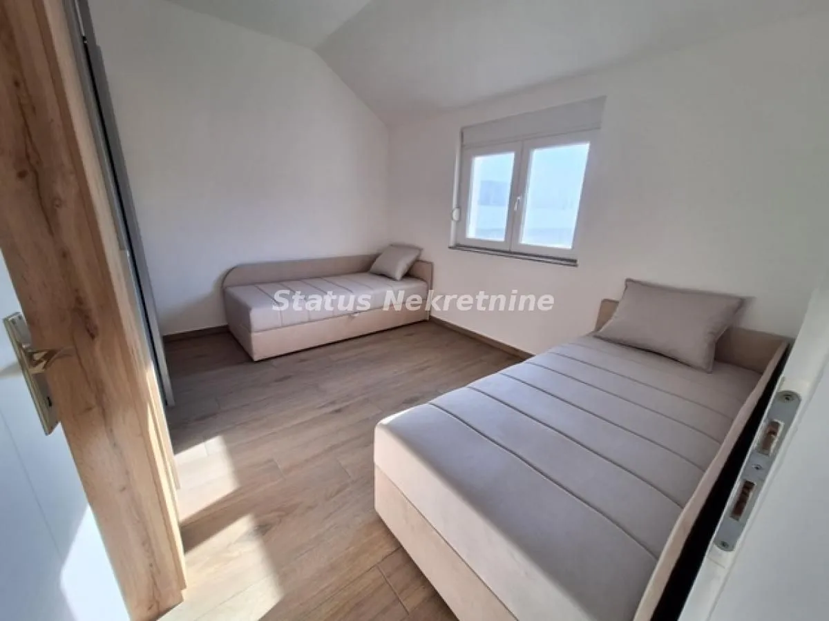 Izdavanje, trosoban stan, 70m², Petrovaradin, Novi Sad