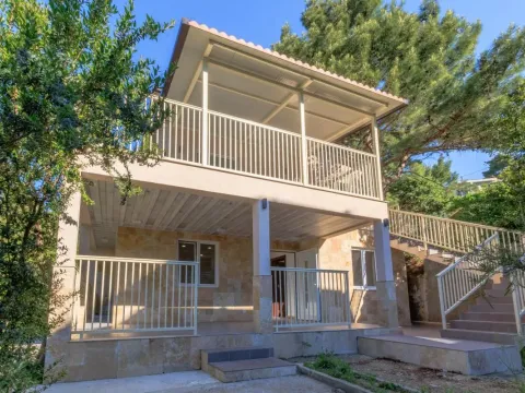 Prodaja, kuća, 123m², Šušanj, Bar