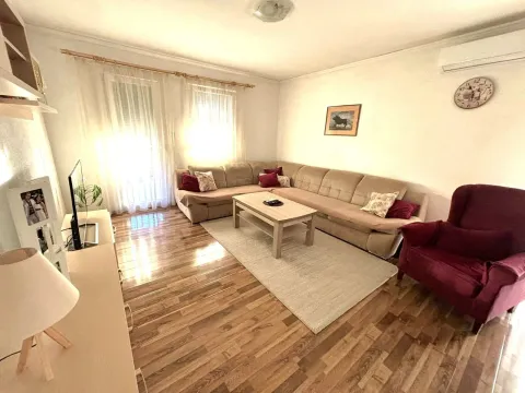 Rent, house, 100m², Pričelje, Podgorica - image 2