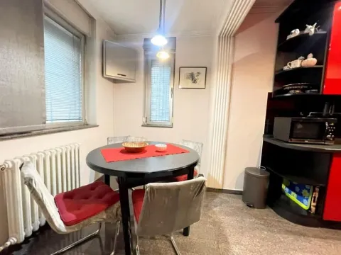 Izdavanje, trosoban stan, 110m², Savski Venac, Beograd - image 8