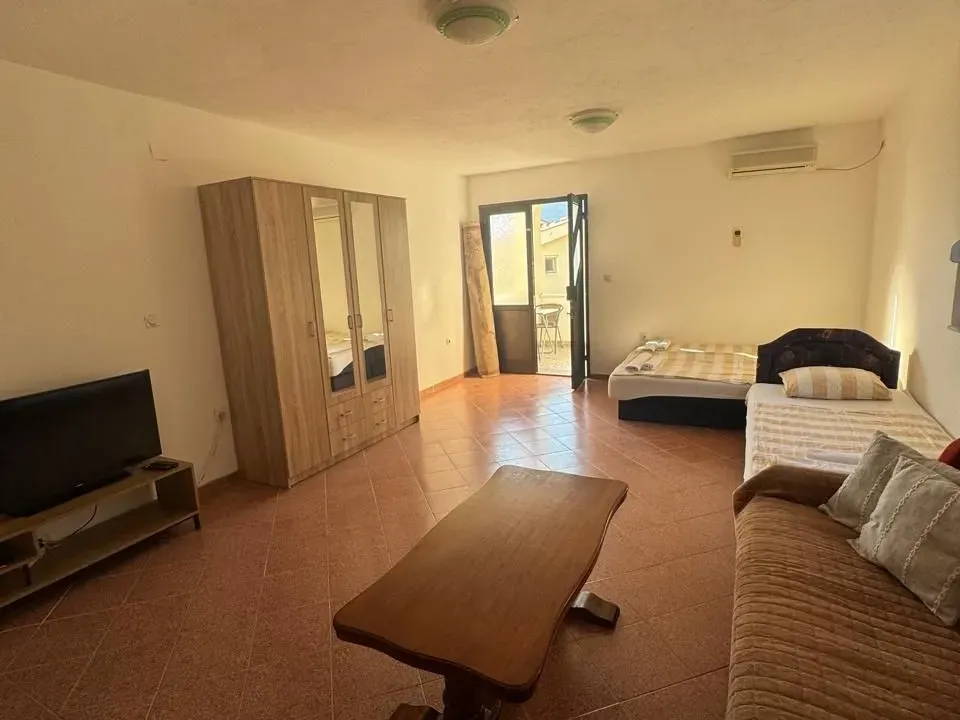 Izdavanje, garsonjera, 40m², Popovići, Bar
