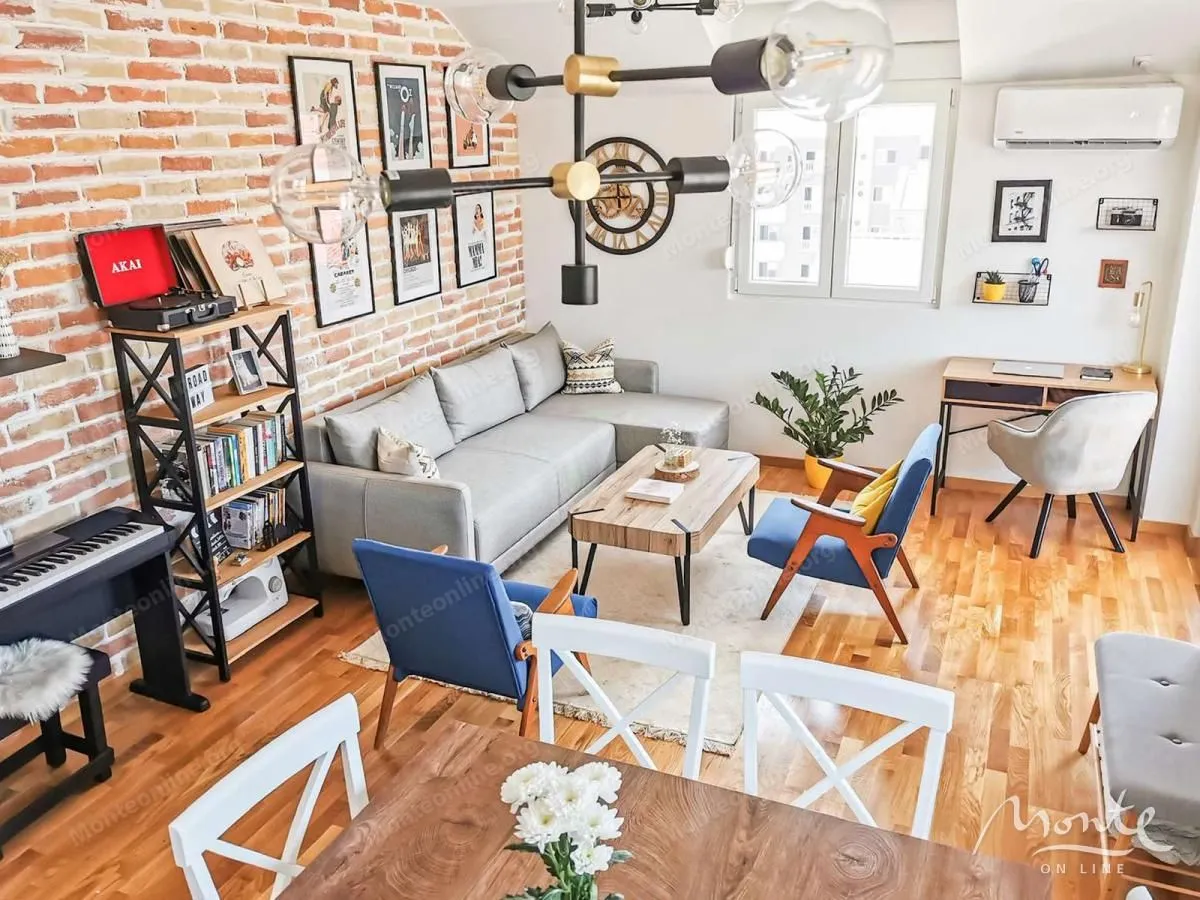 Prodaja, dvosoban stan, 61m², Ljubović, Podgorica