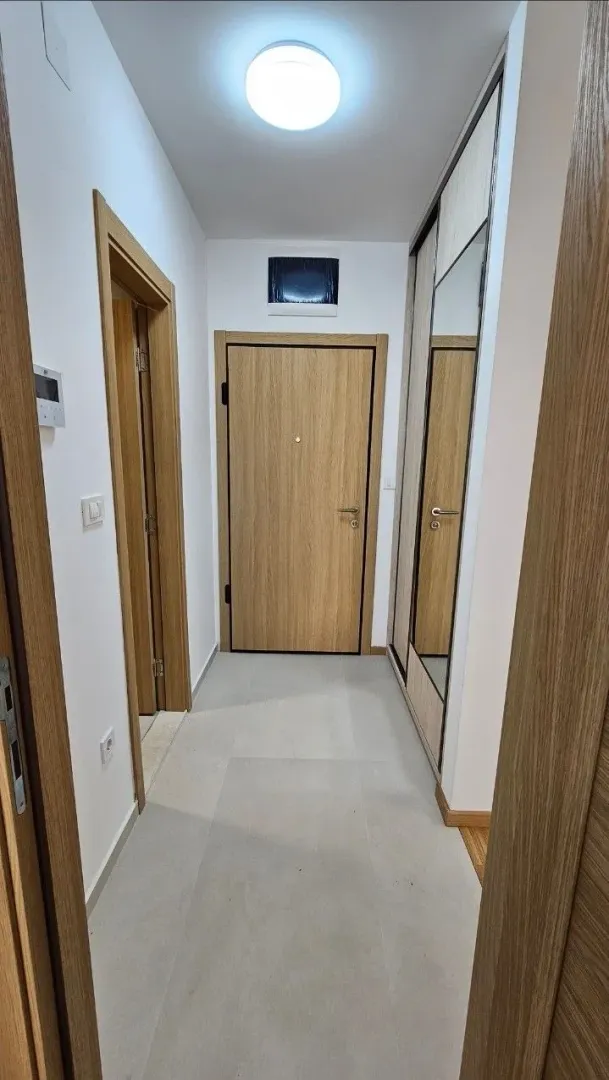 Izdavanje, jednosoban stan, 47m², New City, Podgorica