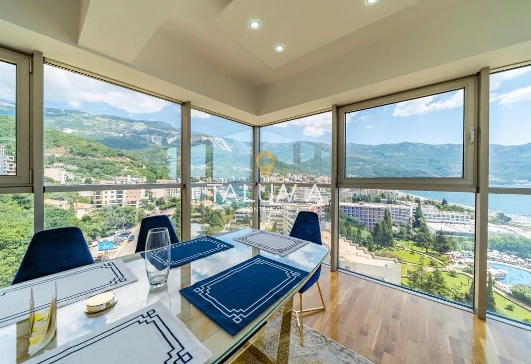 Izdavanje, trosoban stan, 150m², Bečići, Budva