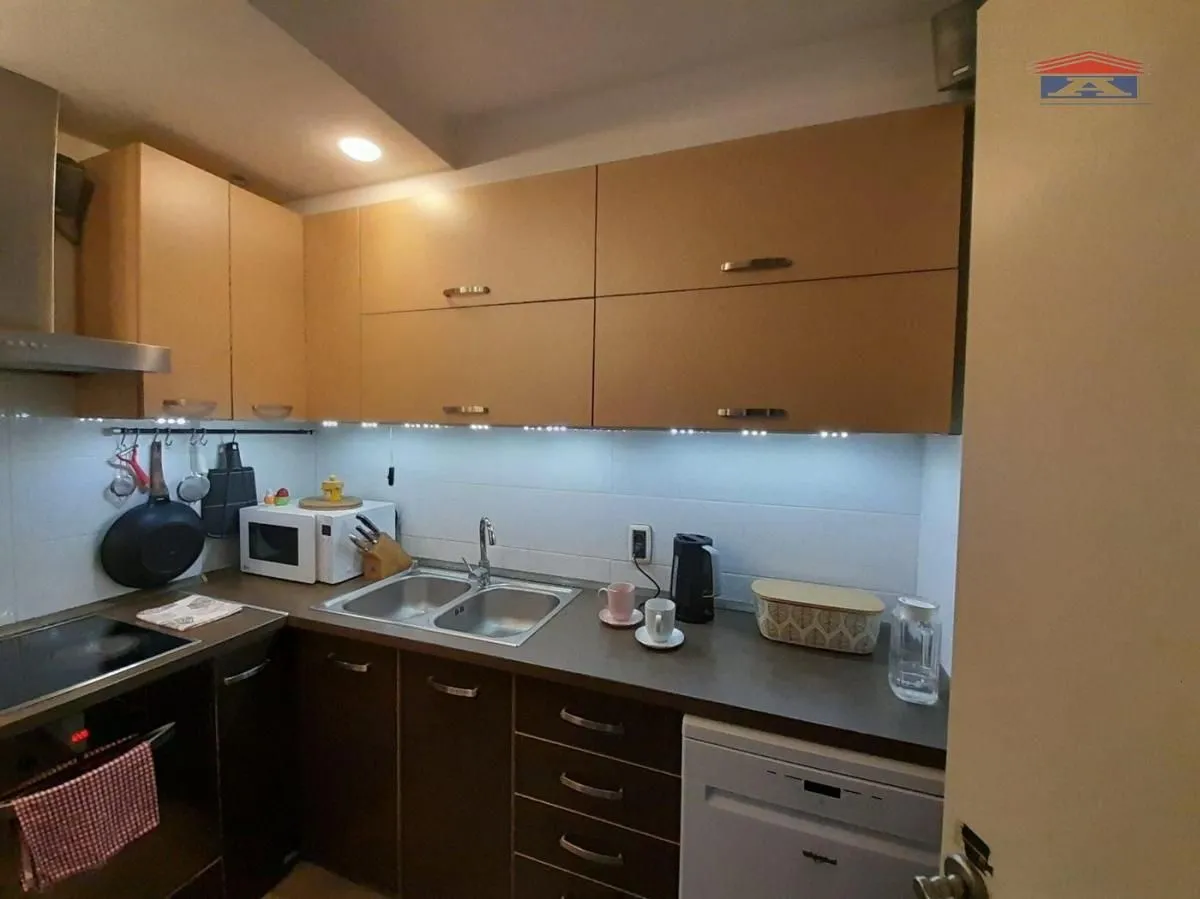 Prodaja, četvorosoban stan, 70m², Bulevar Oslobodjenja, Novi Sad Sve Podlokacije