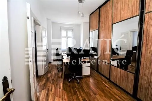 Izdavanje, četvorosoban stan, 125m², Stari Grad, Beograd
