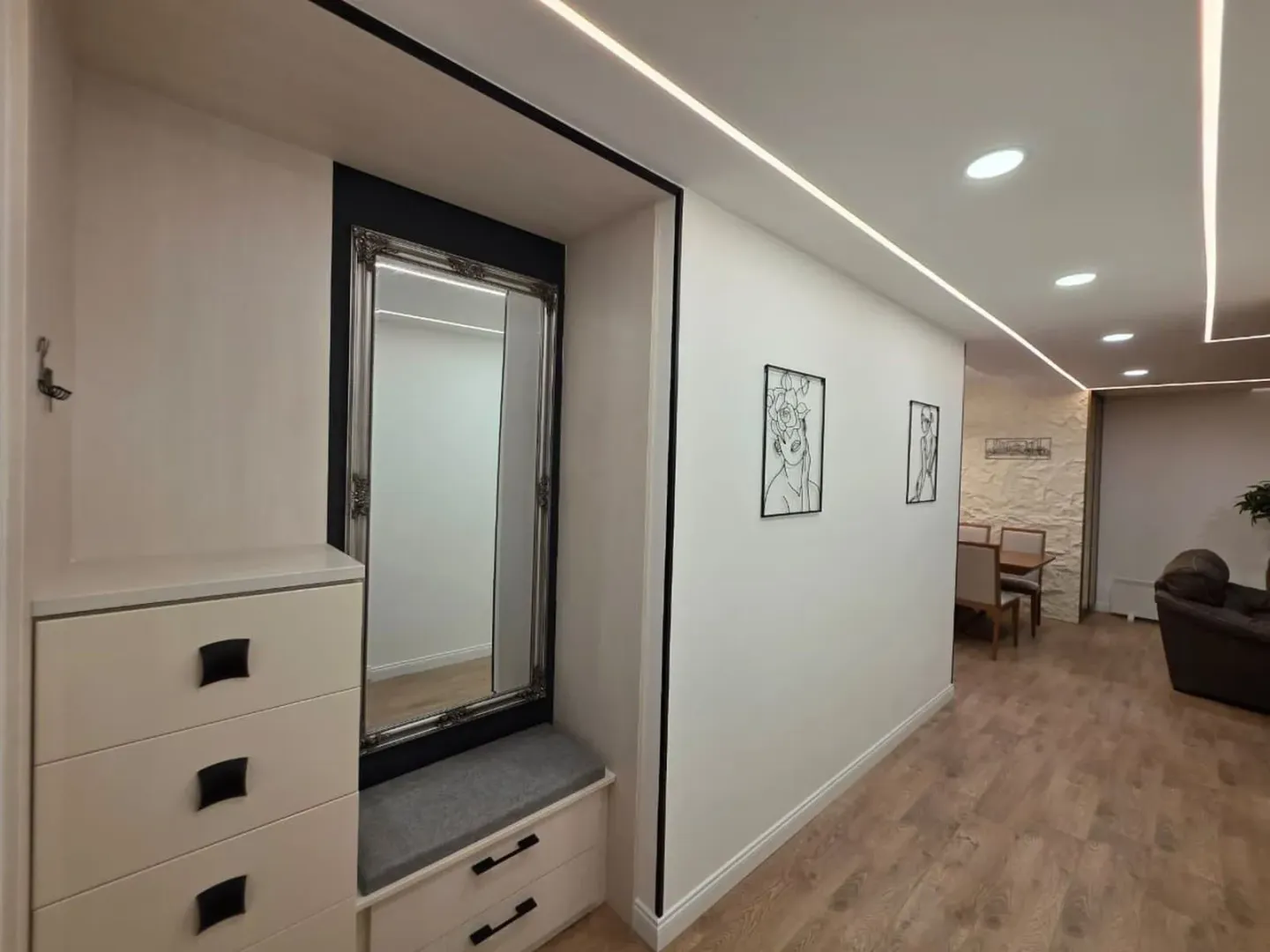 Prodaja, četvorosoban stan, 107m², Bečići, Budva