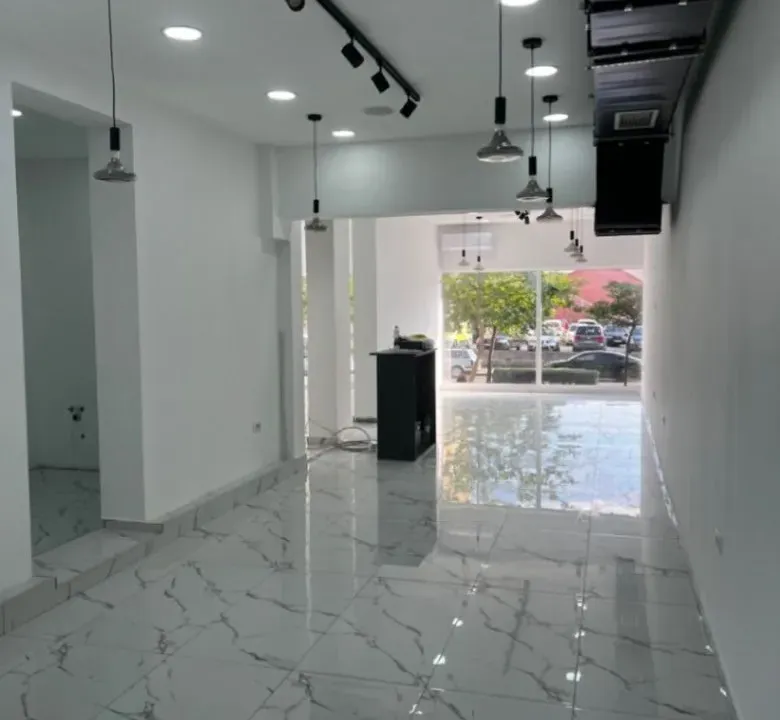 Izdavanje, poslovni prostor, 96m², Stari Aerodrom, Podgorica