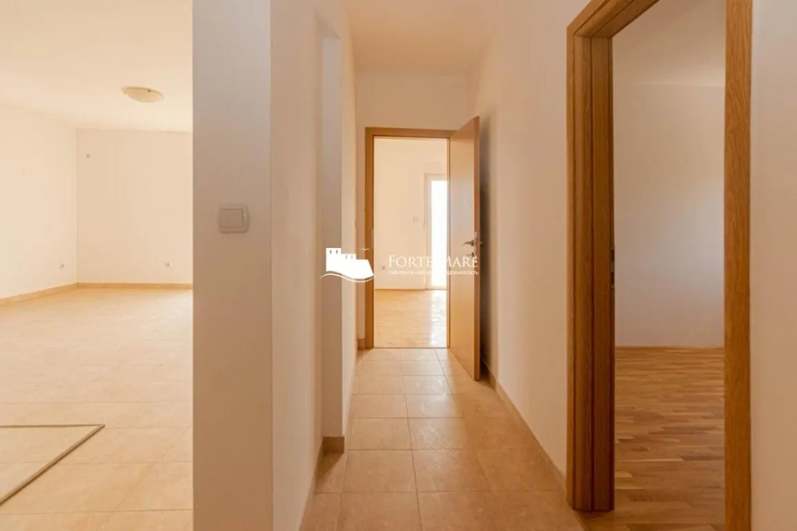 Prodaja, dvosoban stan, 72m², Igalo-Petlja, Herceg Novi