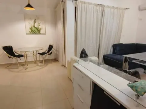 Rent, one bedroom apartment, 55m², Budva, Crna Gora - image 8