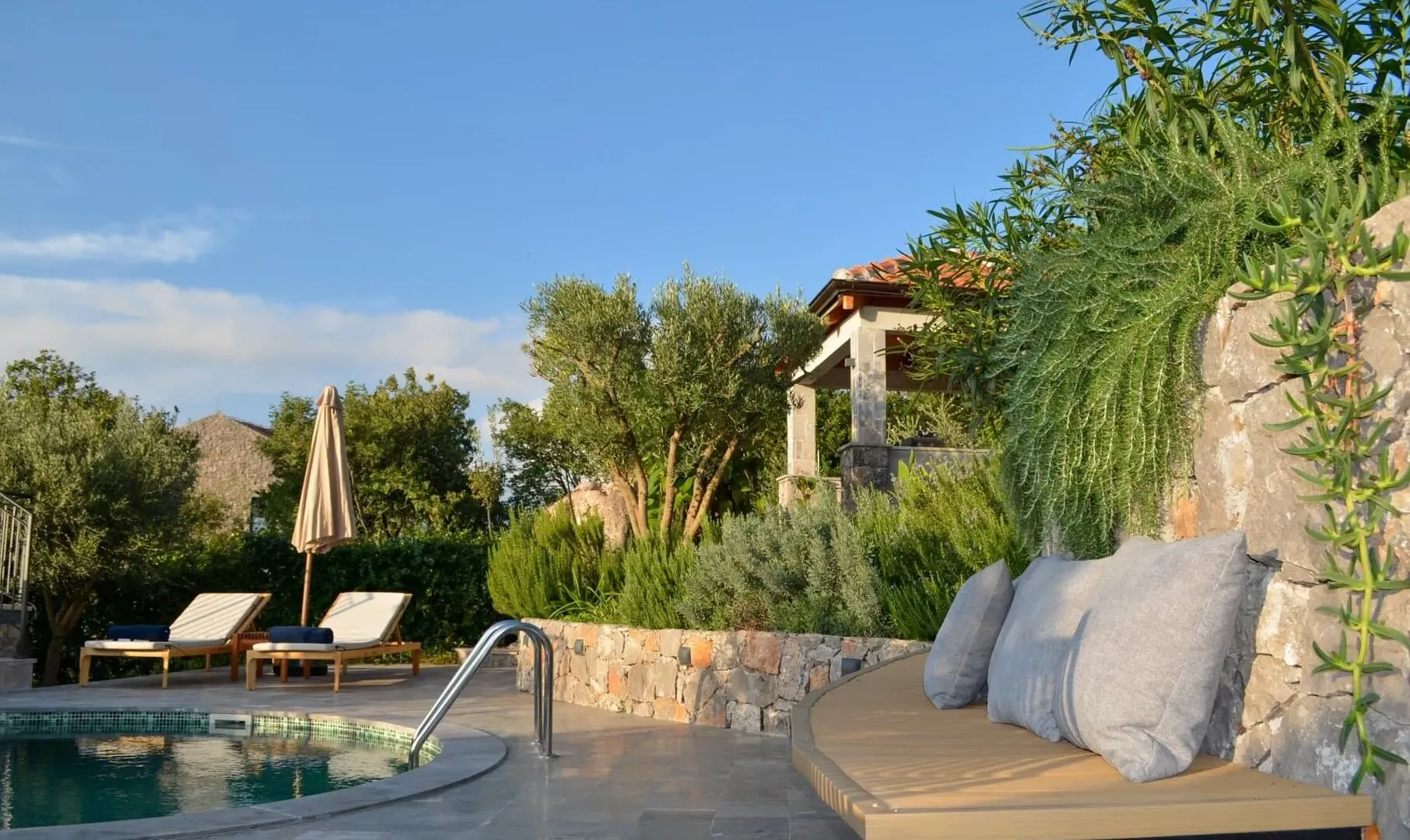 Rent, house, 520m², Đuraševići, Tivat