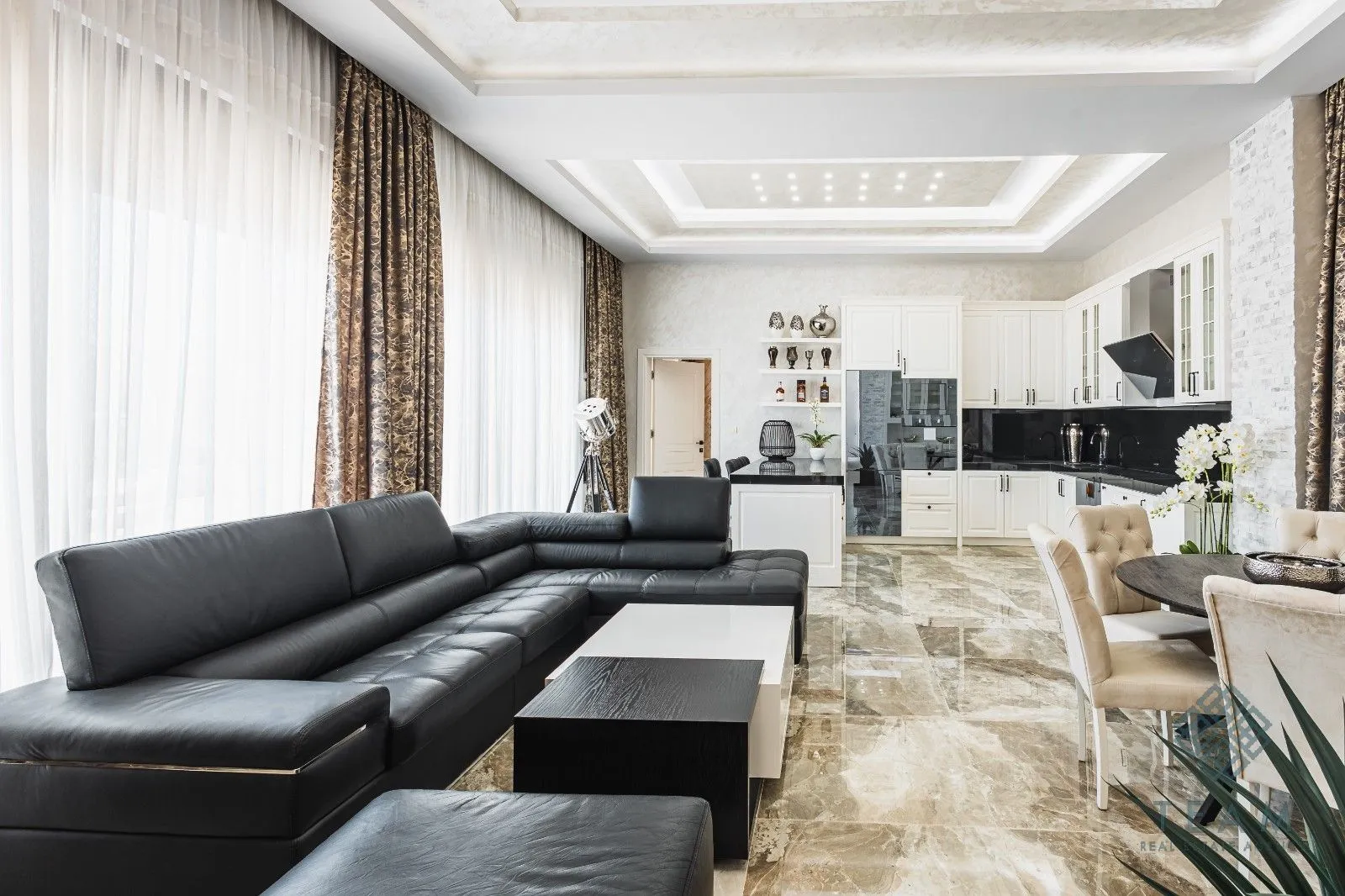Sale, three bedroom apartment, 476m², Pinješ, Ulcinj