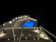 Izdavanje, kuća, 200m², Škaljari, Kotor - image 5