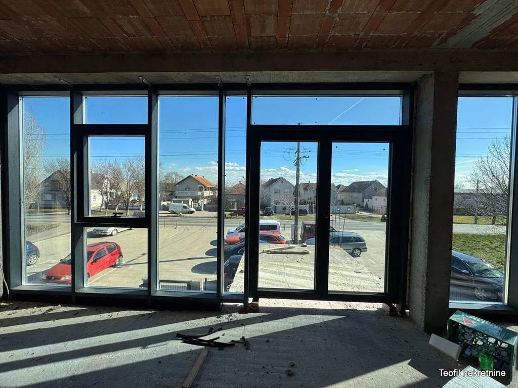 Sale, office space, 2000m², Stara Pazova, Srbija