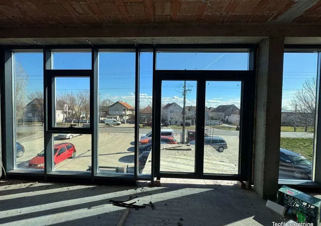 Prodaja, poslovni prostor, 2000m², Stara Pazova, Srbija