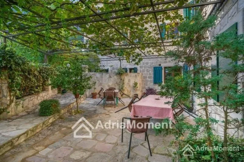 Sale, house, 250m², Kotor, Crna Gora