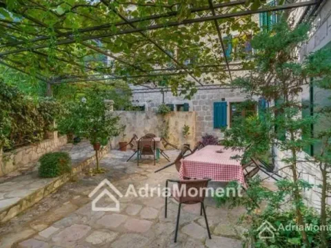 Sale, house, 250m², Kotor, Crna Gora - image 4
