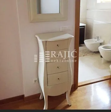 Rent, three bedroom apartment, 100m², Stari Grad, Beograd - image 11