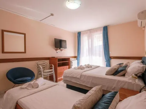 Sale, hospitality venue, 1256m², Podkošljun, Budva - image 9