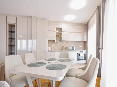 Sale, two bedroom apartment, 88m², Bečići, Budva - image 9