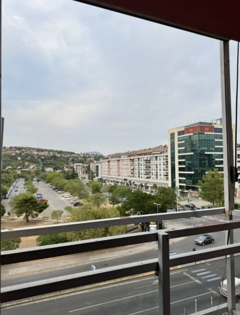 Izdavanje, trosoban stan, 95m², Kruševac, Podgorica