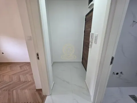 Prodaja, jednosoban stan, 40m², Sajmište, Novi Sad - image 8