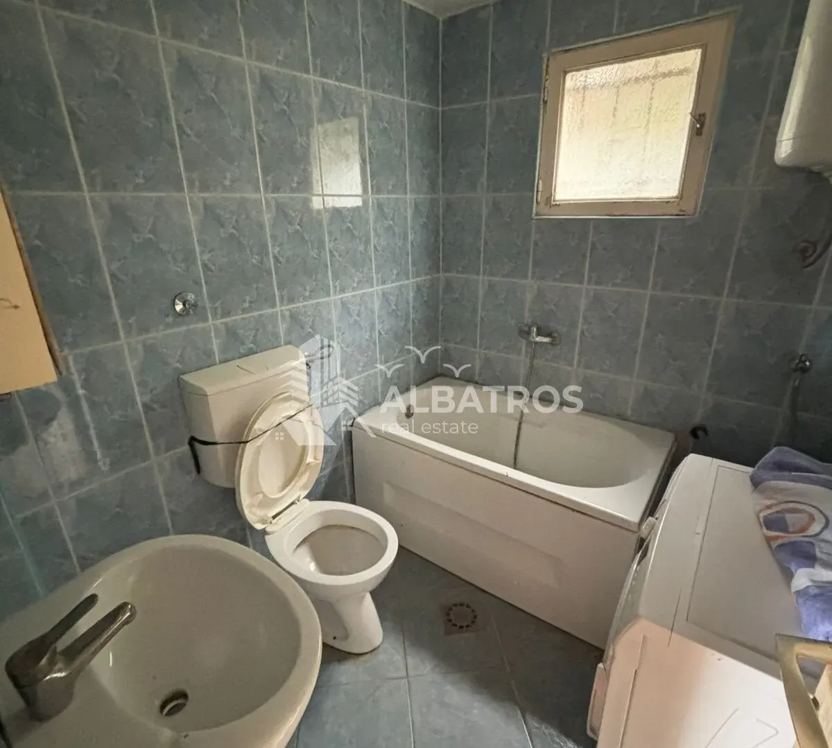 Rent, three bedroom apartment, 90m², Sutomore, Bar