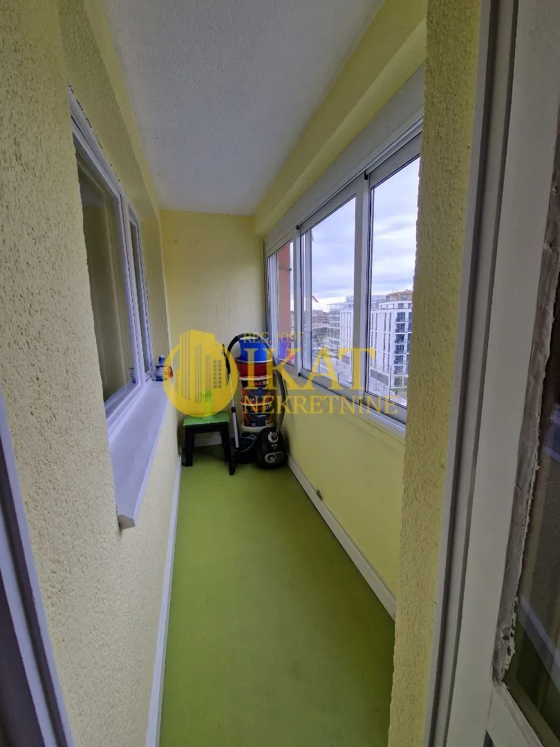 Izdavanje, trosoban stan, 72m², Savski Trg, Beograd