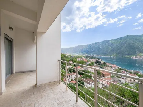 Sale, three bedroom apartment, 103m², Dobrota, Kotor - image 8