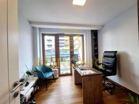 Sale, four bedroom apartment, 115m², Južni Bulevar, Vračar Sve Podlokacije - image 8