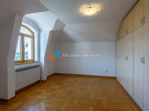 Rent, four bedroom apartment, 250m², Savski Venac, Beograd - image 18