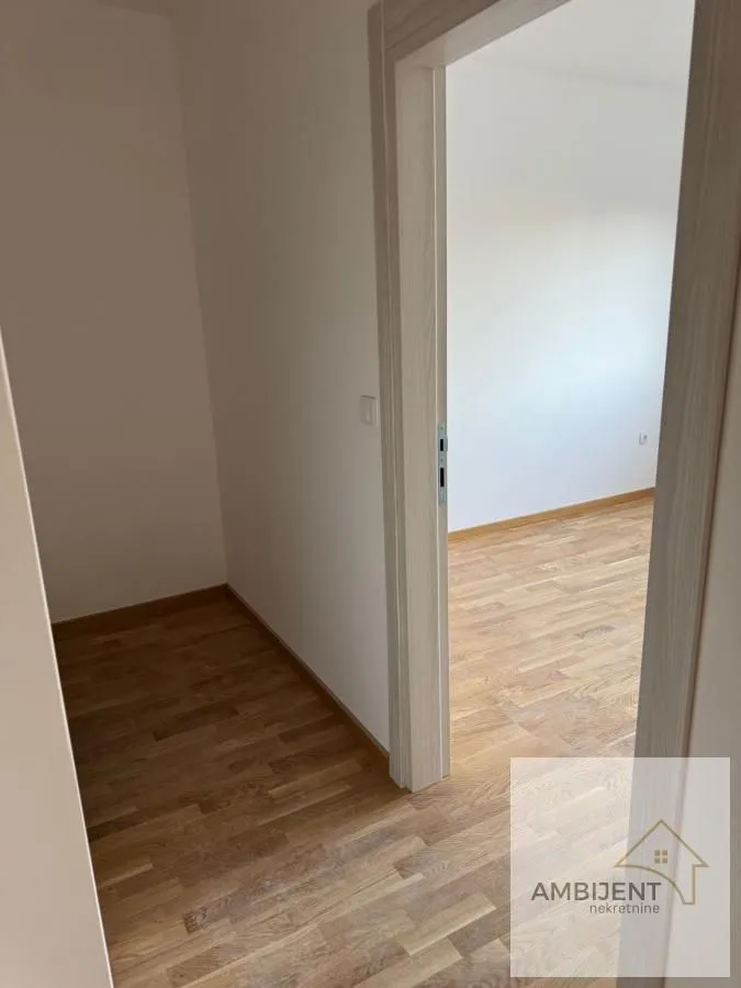 Prodaja, trosoban stan, 67m², Centar, Stara Pazova
