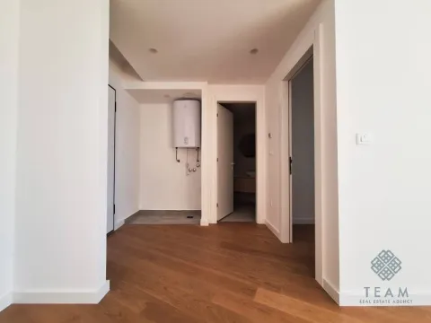 Sale, one bedroom apartment, 53m², Bečići, Budva - image 10